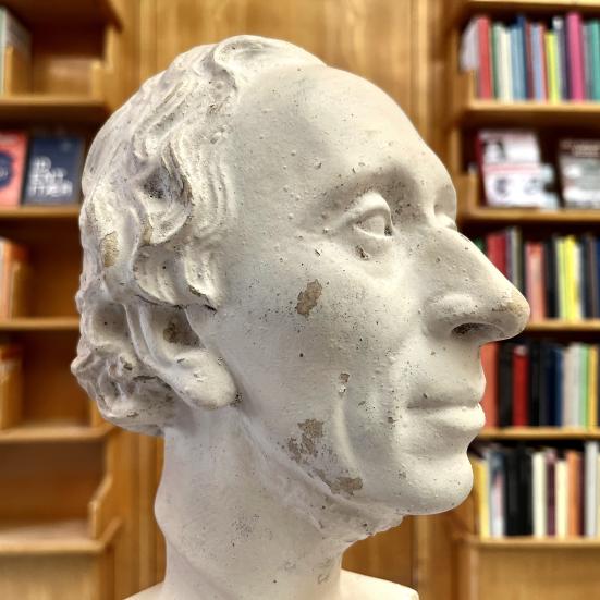 H.C. Andersen buste på Nyborg Bibliotek.