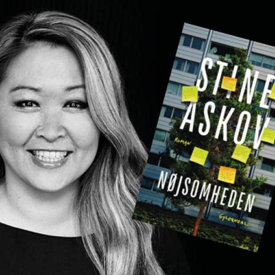 Billede af Ann Lind Andersen sammen med bogforsiden til "Nøjsomheden".