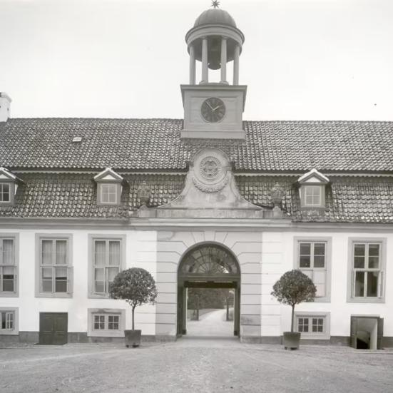 Gammelt fotografi fra ca. 1920'erne af Glorup Gods. Foto: Ørbæk Lokalhistoriske Arkiv.