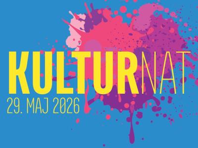 Kulturnat 29. maj 2026 står der på en blå baggrund med en pink malerklat.