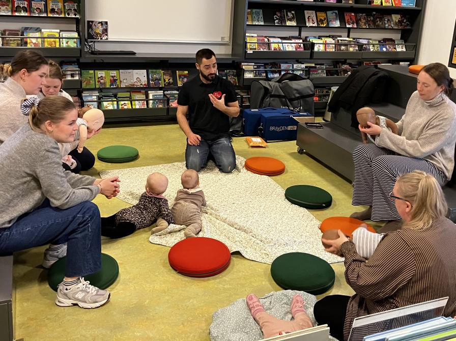 Barselscafé på Ørbæk Bibliotek